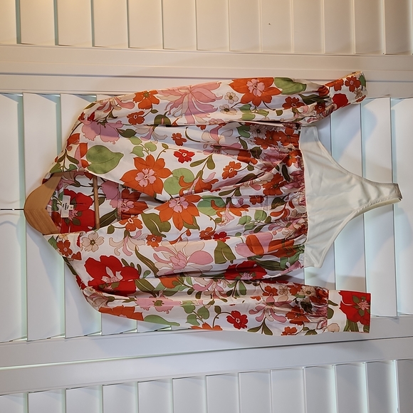 Entro Floral Magnolia Surplice Bodysuit - Picture 4 of 15